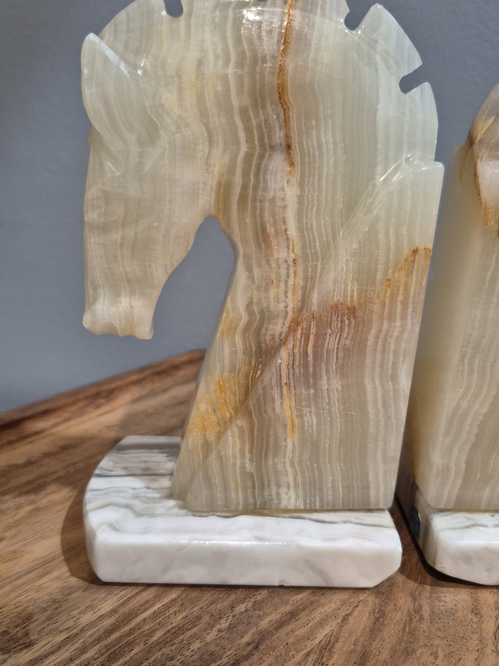 Carved Onyx Horse Head Bookends - Cream & Brown Striations - Picture 4 of 17